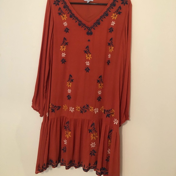 Dress - Picture 1 of 3